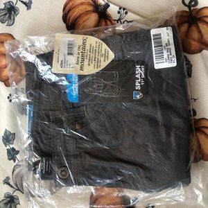 Kuhl Cargo Shorts size 8 11” length carbon color